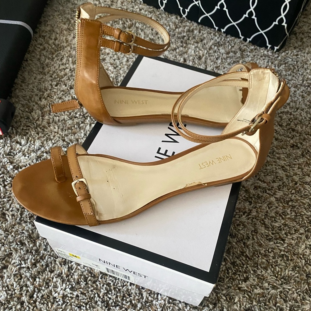 Gently worn cute tan Nine West sandals
